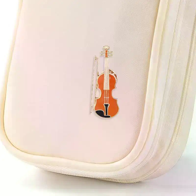 1 個シンフォニーオーケストラバッジ面白い楽器エナメルブロー - Musical Instrument Oboe のレビューと価格